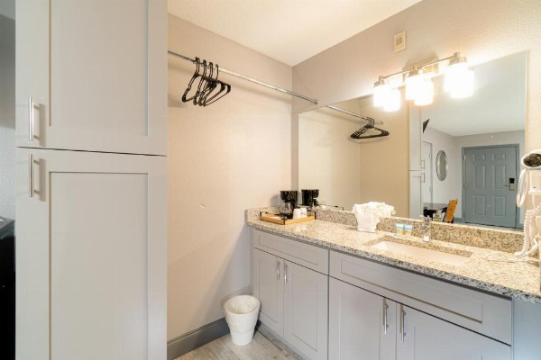 Sunshine Inn image 30